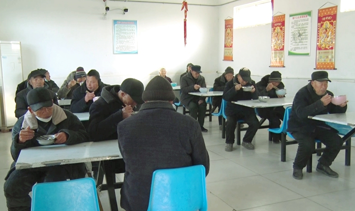 2025-2-10遂平：愛心企業為敬老院送湯圓.mp4_20250211_151155.255_副本.jpg