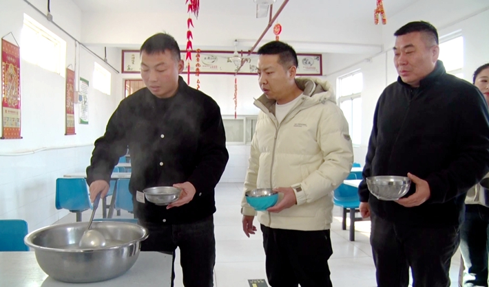 2025-2-10遂平：愛心企業為敬老院送湯圓.mp4_20250211_151110.845_副本.jpg
