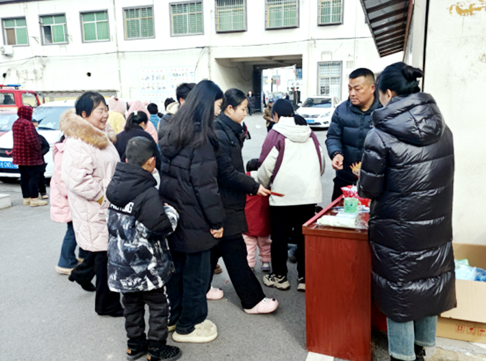 褚堂街道開展“我們的節日 慶元宵猜燈謎”活動299.png