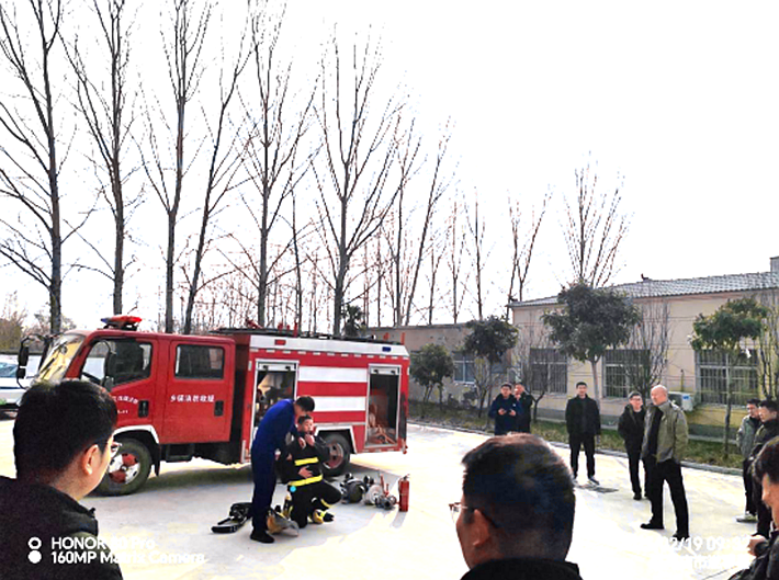 遂平縣花莊鎮(zhèn)組織進行消防技能培訓(xùn)124.png