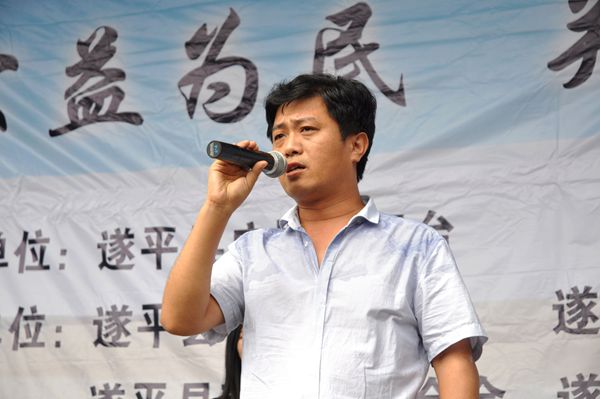 實(shí)施農(nóng)資公益助農(nóng) 惠及當(dāng)?shù)剞r(nóng)民群眾