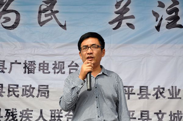 實(shí)施農(nóng)資公益助農(nóng) 惠及當(dāng)?shù)剞r(nóng)民群眾