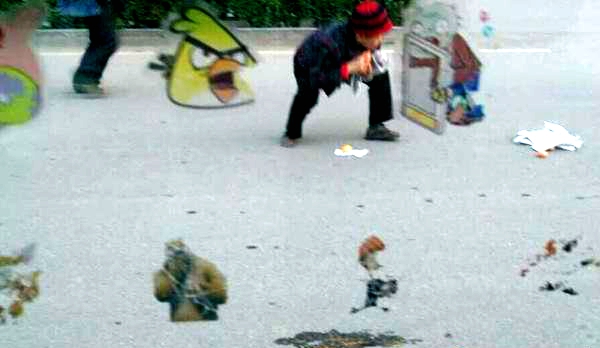 撿水果的老太太，注意安全啊！