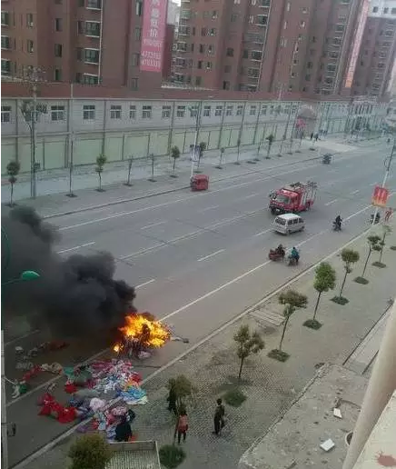 遂平發生一起三輪車自燃事故