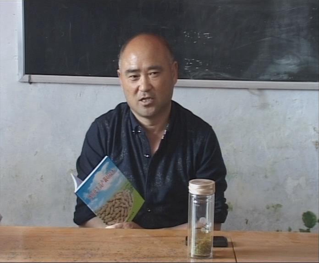 遂平：農技專家進村組  花生種植有保障