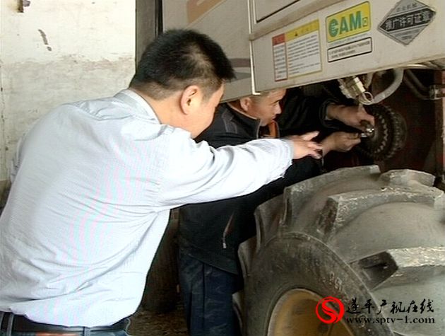 遂平：檢修農機   備戰三夏