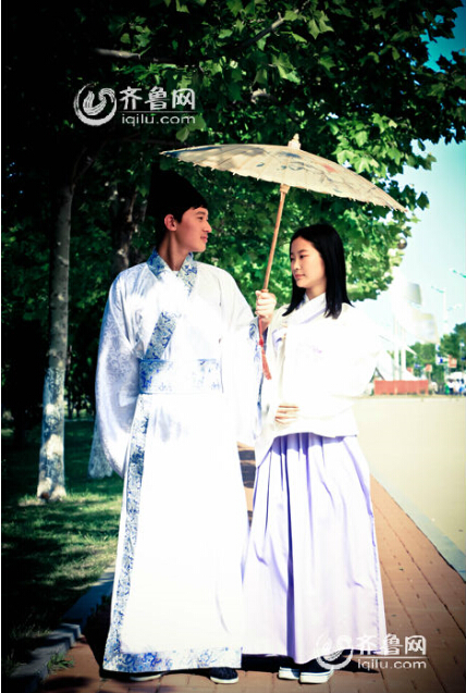 煙臺一高校重溫端午習俗 上演“漢服大片”
