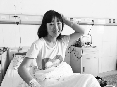 南陽18歲女孩右腿瘋長成“象腿” 忍痛高考完后手術