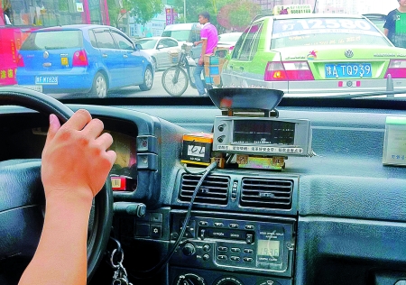 揭秘出租車利益金字塔 車老板穩坐家中月入萬元